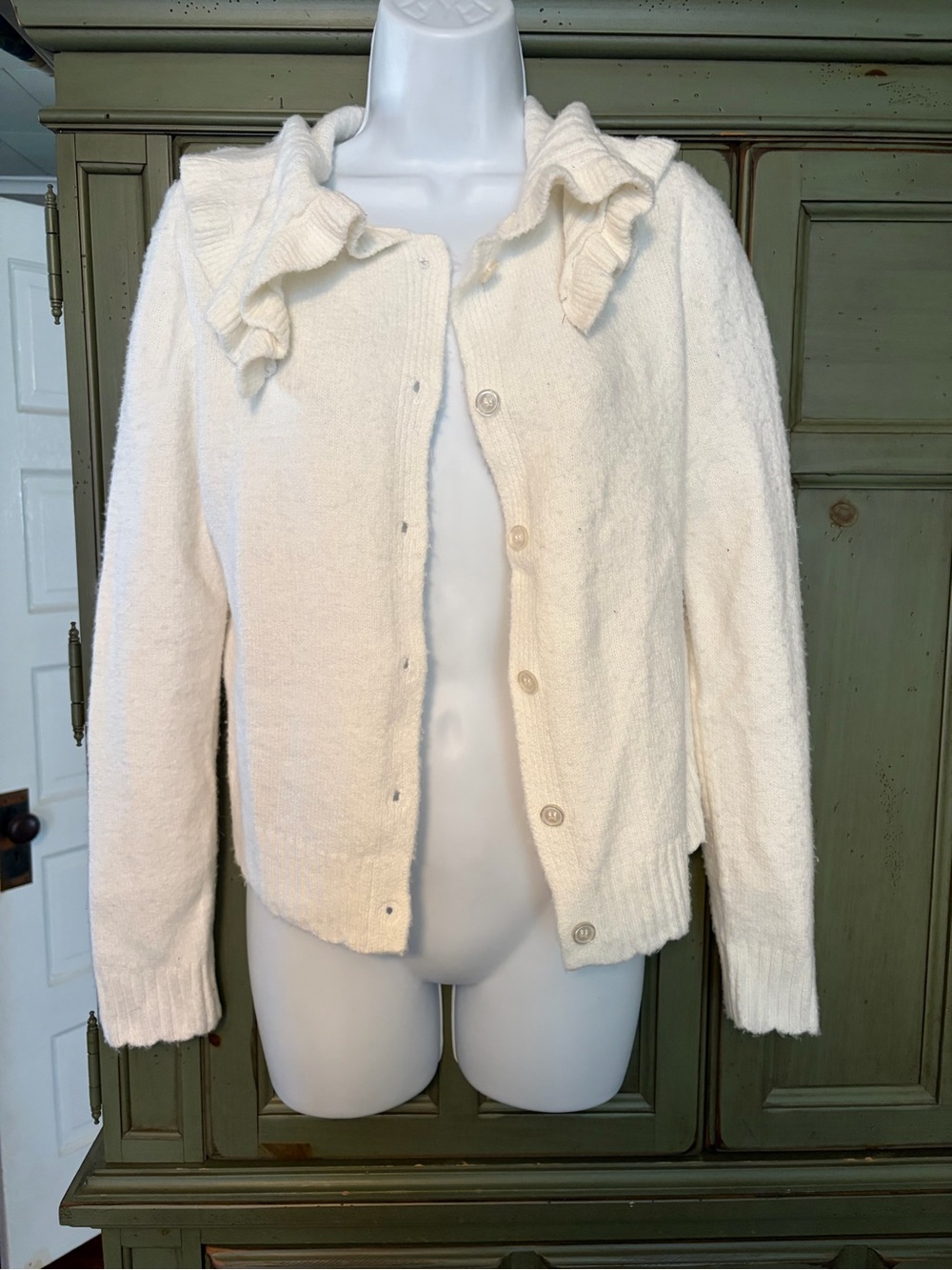 NWT Francesca's Collections Cream Ruffle-Collar Button Cardigan